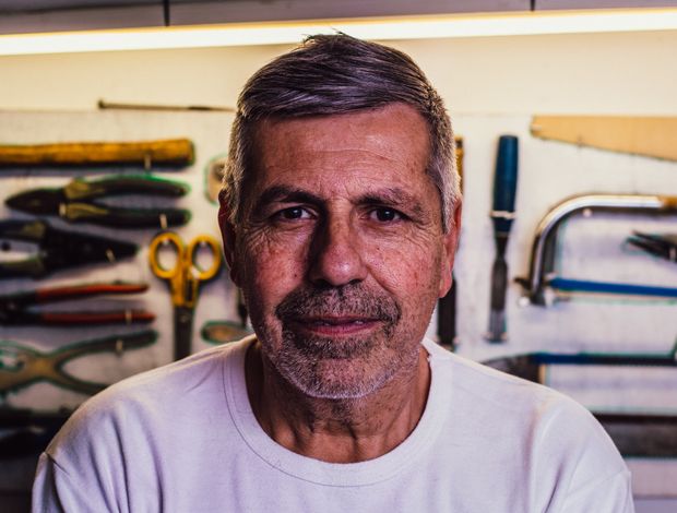 Retrato de un profesional en su taller